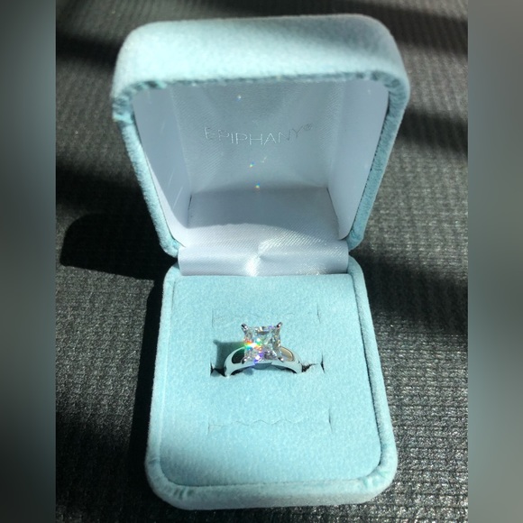 Epiphany 2 carat princess cut diamonique ring - Picture 1 of 5
